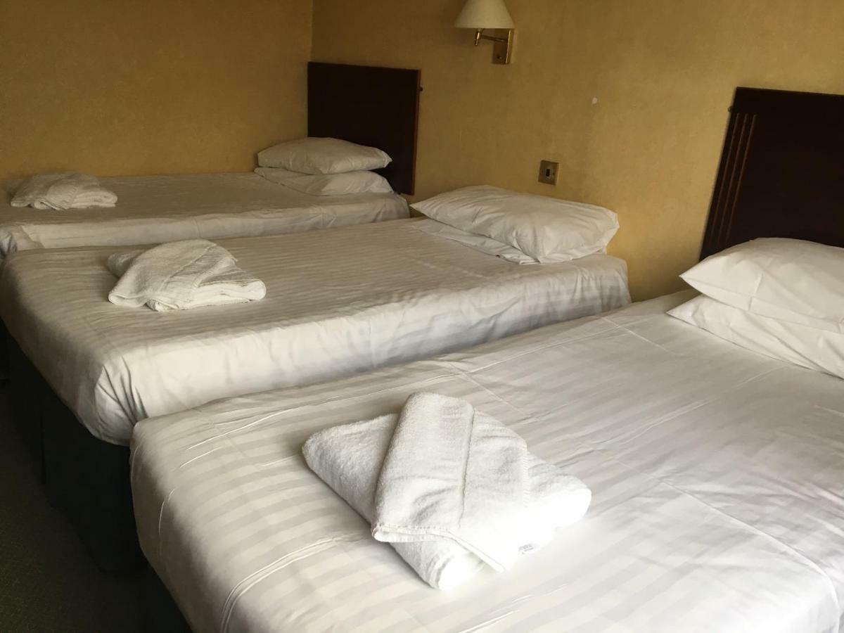 Cedar Tree Hotel รูจลีย์ ภายนอก รูปภาพ