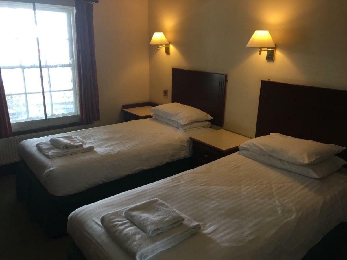 Cedar Tree Hotel รูจลีย์ ภายนอก รูปภาพ